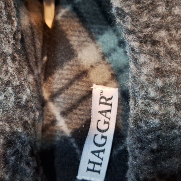 A pair of Haggar men's size large memory foam slippers. Black with diamond print - Picture 6 of 6